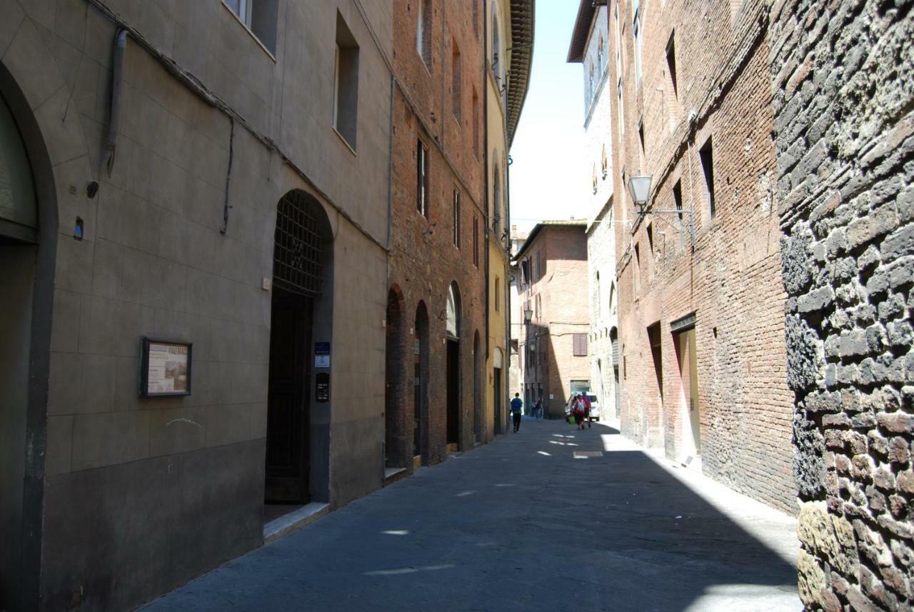 Antica Dimora Del Buongoverno Hotel Siena Kültér fotó