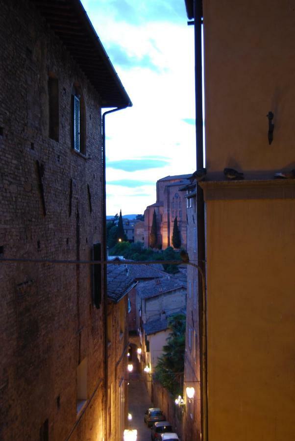 Antica Dimora Del Buongoverno Hotel Siena Kültér fotó