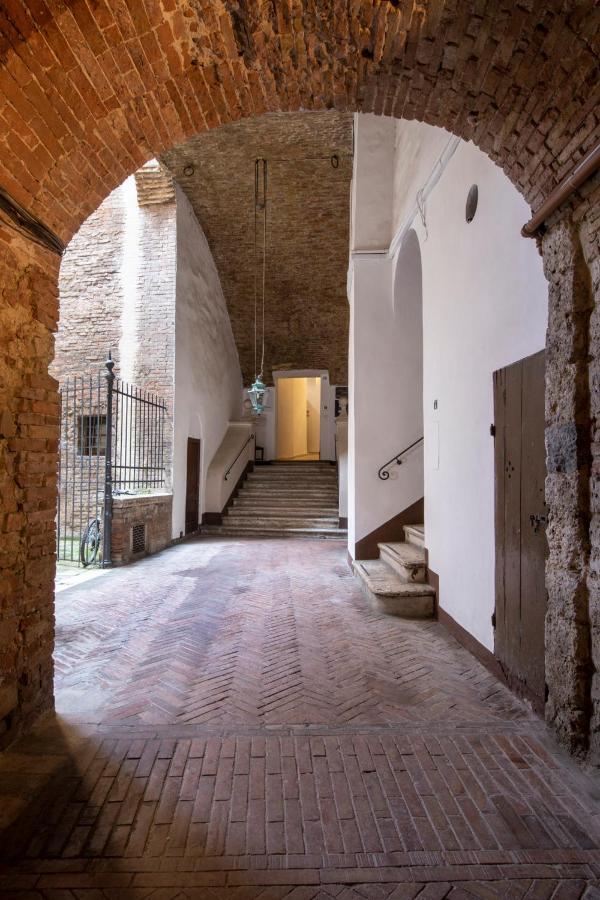 Antica Dimora Del Buongoverno Hotel Siena Kültér fotó